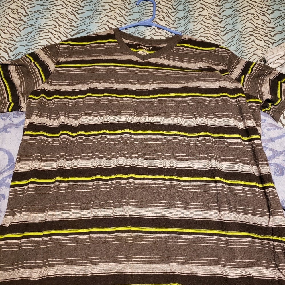 Mens XL short sleeve shirt